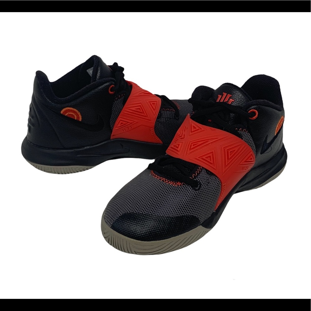 Nike Kyrie Flytrap III GS Basketball Athletic Shoe Black Red BQ5620-011 Sz 5.5Y